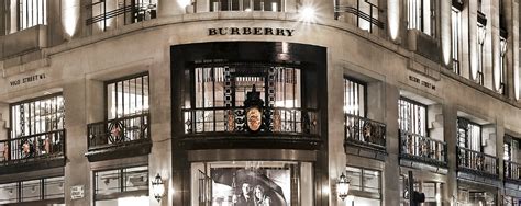 burberry montenapoleone|Via Montenapoleone Store .